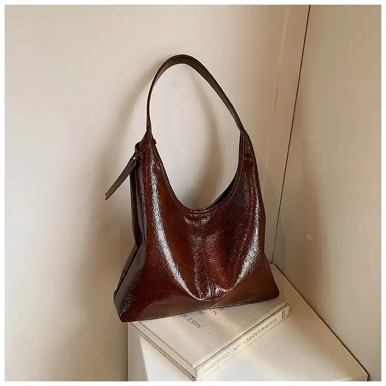 Black Leather Shoulder Bag for Women 2024 — feature 16