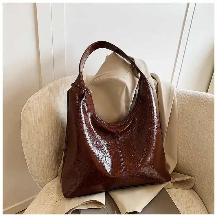 Black Leather Shoulder Bag for Women 2024 — feature 21