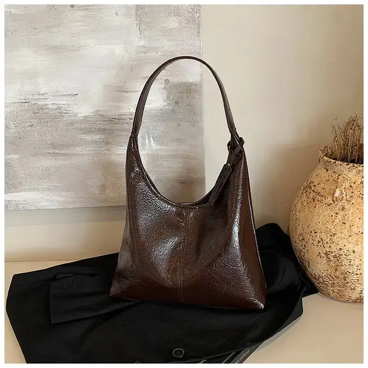 Black Leather Shoulder Bag for Women 2024 — feature 23
