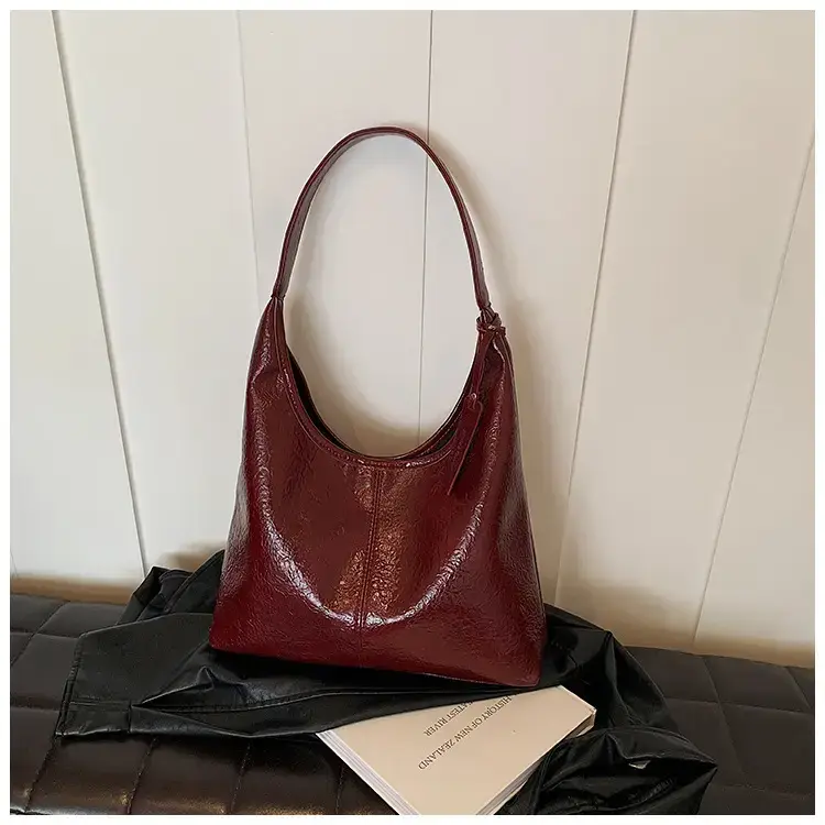 Black Leather Shoulder Bag for Women 2024 — feature 25