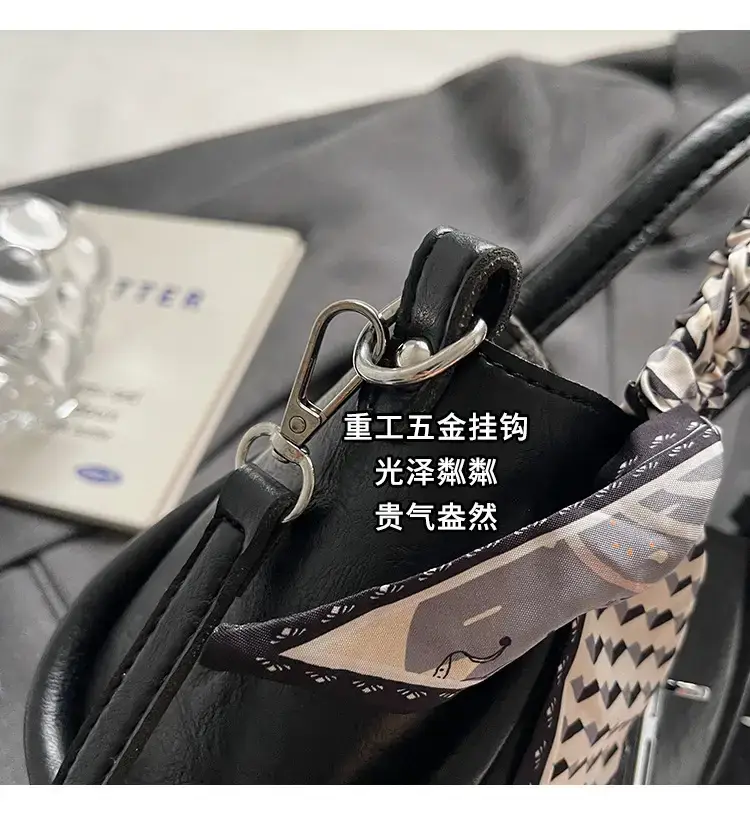 Black Korean Style Shoulder Bag with Bow Accessory — feature 5
