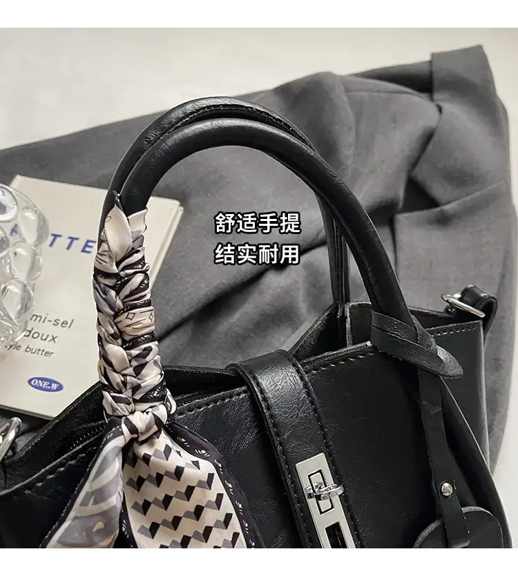 Black Korean Style Shoulder Bag with Bow Accessory — feature 6