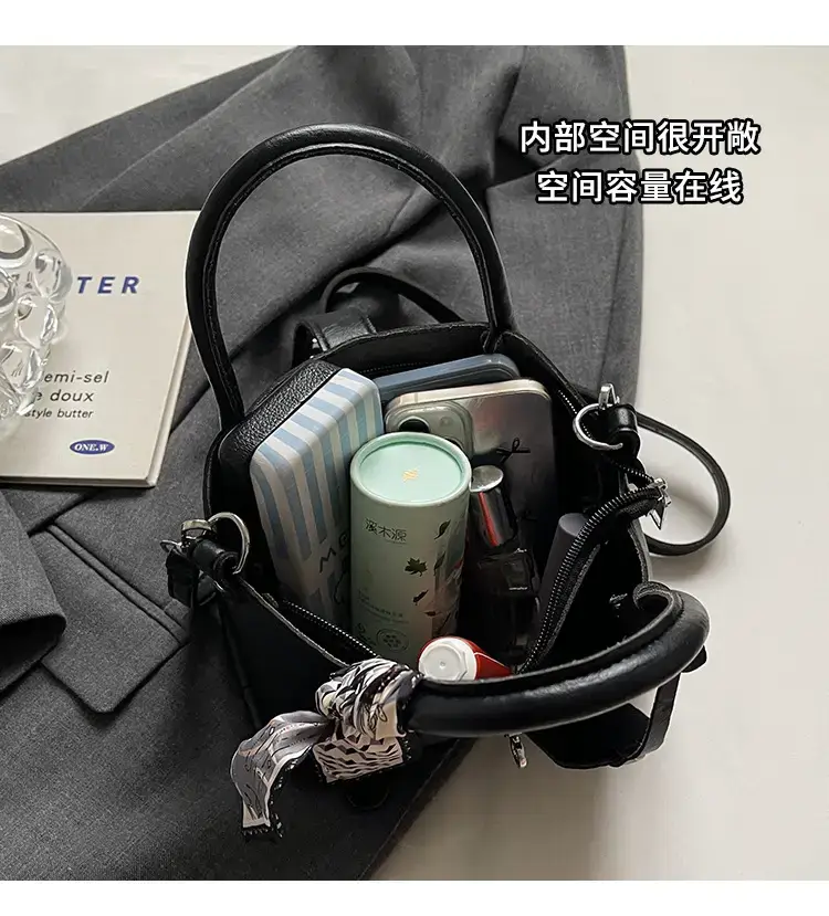 Black Korean Style Shoulder Bag with Bow Accessory — feature 7