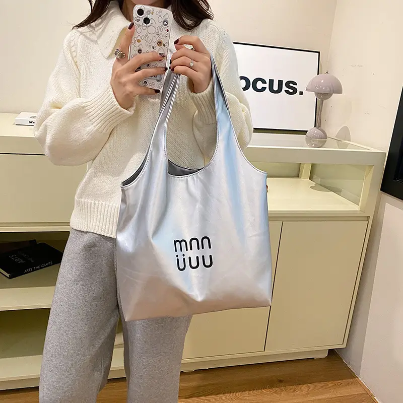 Black Leather Tote Bag for College Students 2026 - Image 4