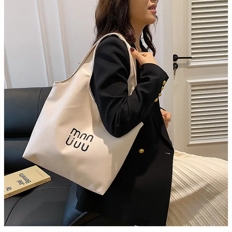 Black Leather Tote Bag for College Students 2026 — feature 23