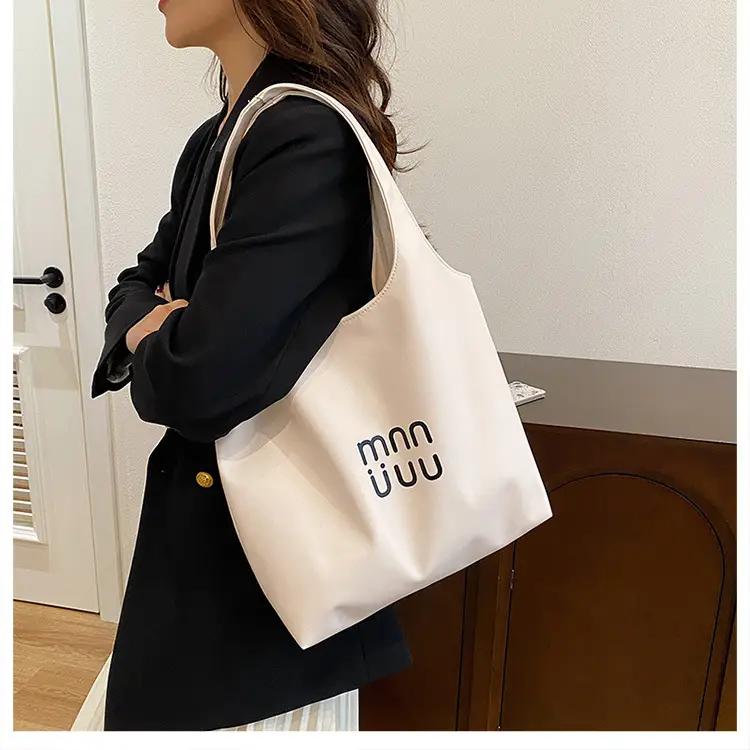Black Leather Tote Bag for College Students 2026 — feature 27