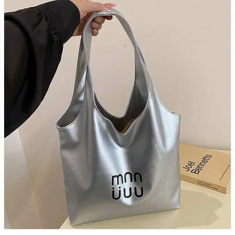 Black Leather Tote Bag for College Students 2026 — feature 30