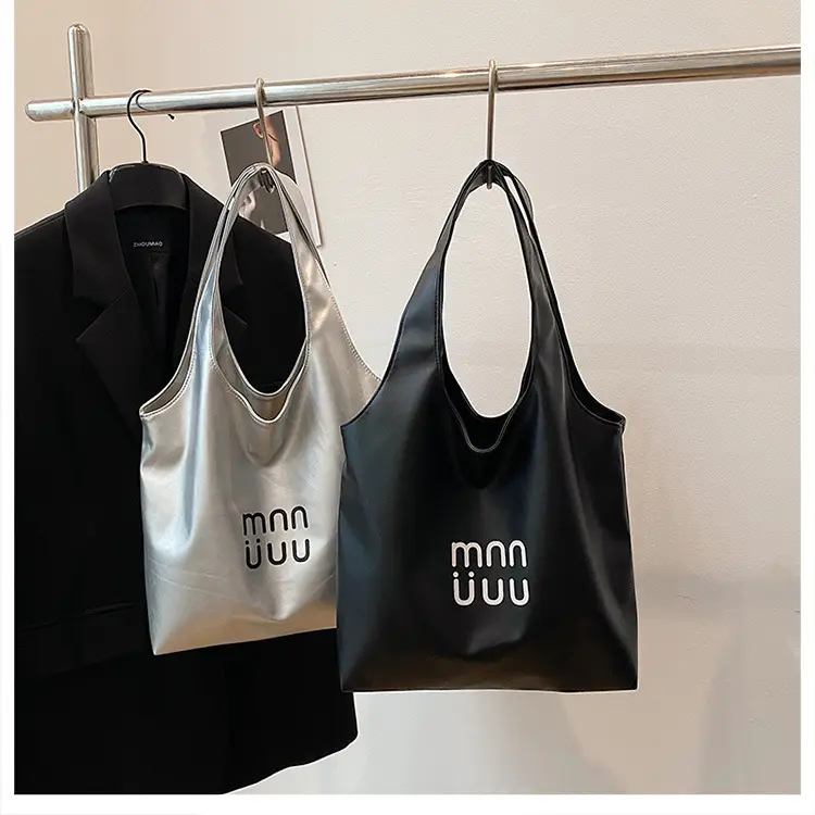 Black Leather Tote Bag for College Students 2026 — feature 35