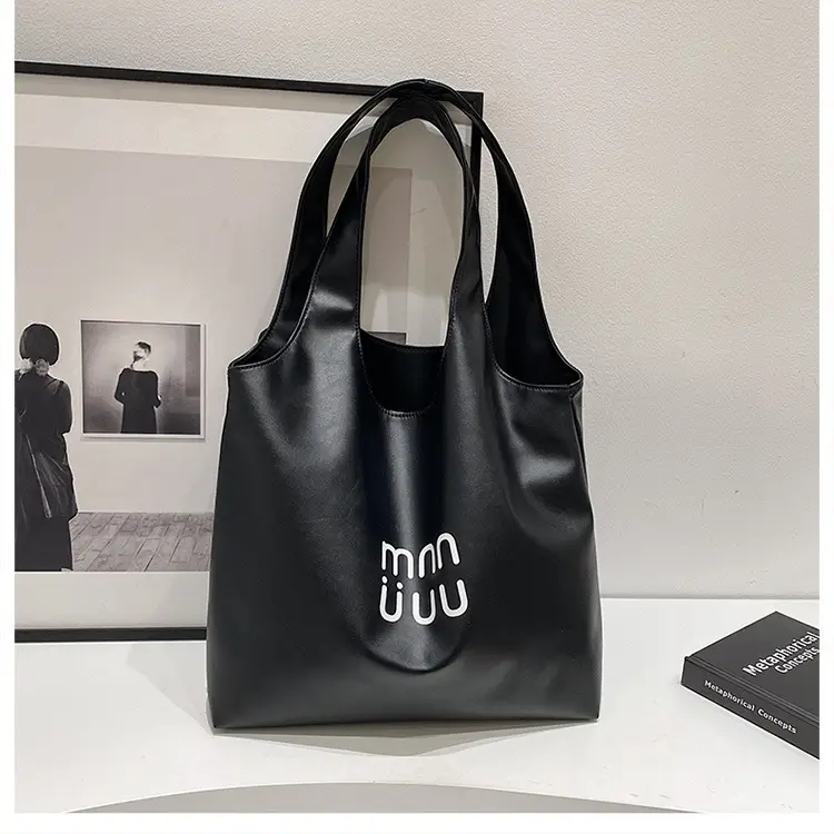 Black Leather Tote Bag for College Students 2026 — feature 41