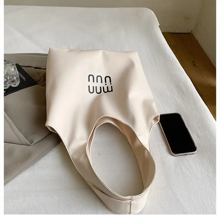 Black Leather Tote Bag for College Students 2026 — feature 42