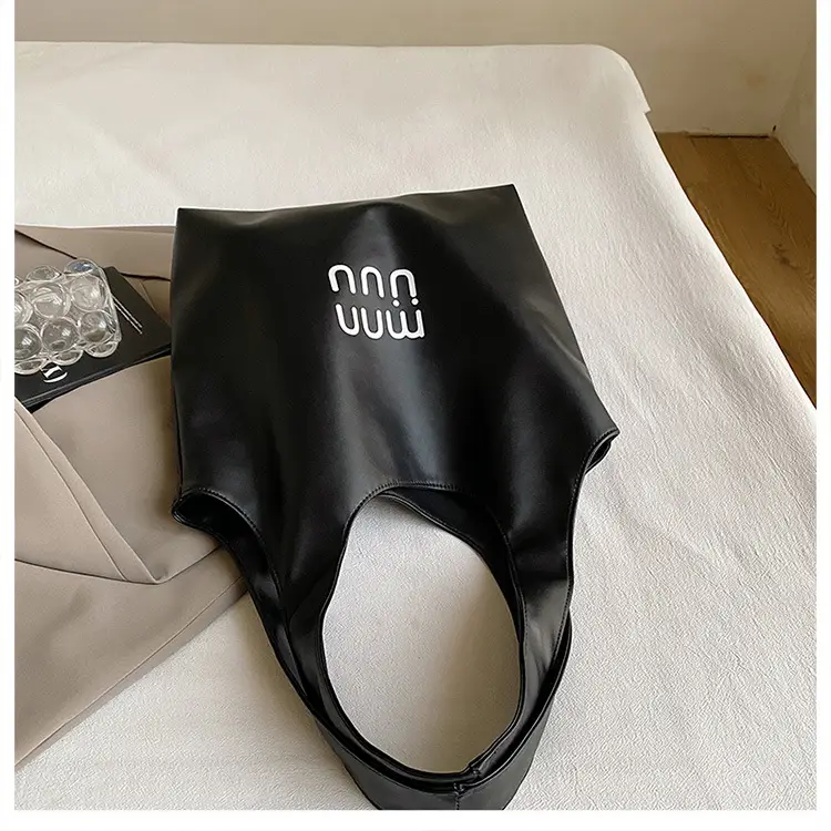 Black Leather Tote Bag for College Students 2026 — feature 43