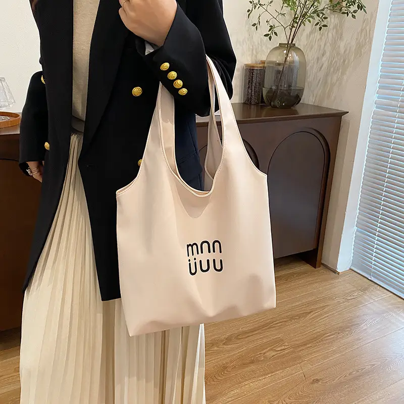 Black Leather Tote Bag for College Students 2026 - Image 3