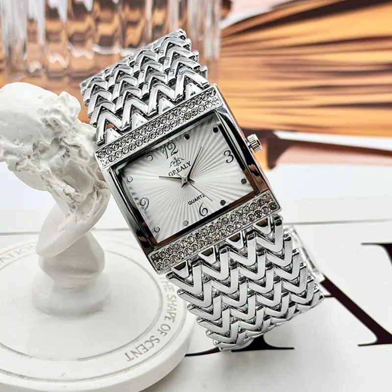 Women's Square Diamond Wavy Strap Quartz Watch - Image 4