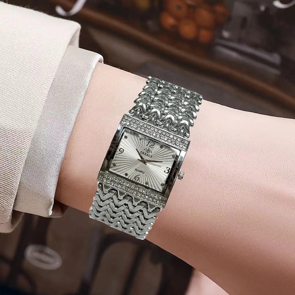Women's Square Diamond Wavy Strap Quartz Watch — feature 3