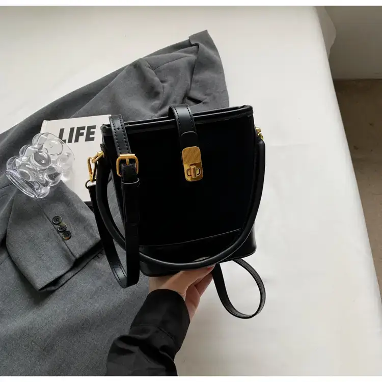 Women's Retro Brown Shoulder Crossbody Bag 2024 — feature 17