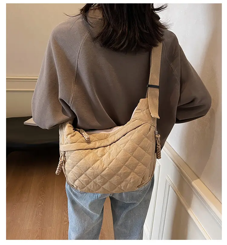 Large Capacity One-Shoulder Quilted Cotton Bag for Women — feature 3