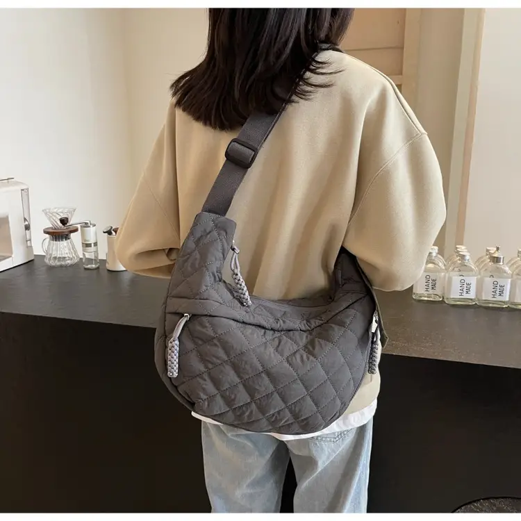 Large Capacity One-Shoulder Quilted Cotton Bag for Women — feature 32