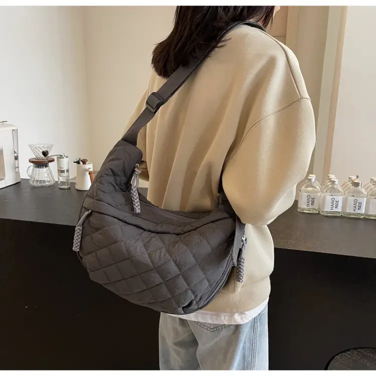 Large Capacity One-Shoulder Quilted Cotton Bag for Women — feature 34