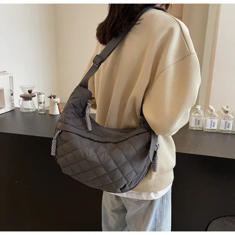 Large Capacity One-Shoulder Quilted Cotton Bag for Women — feature 35