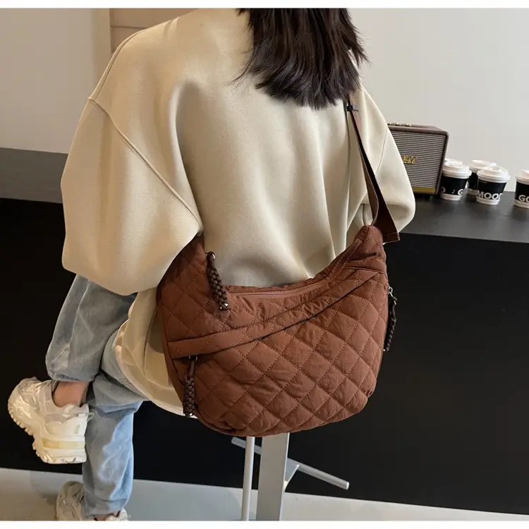 Large Capacity One-Shoulder Quilted Cotton Bag for Women — feature 43