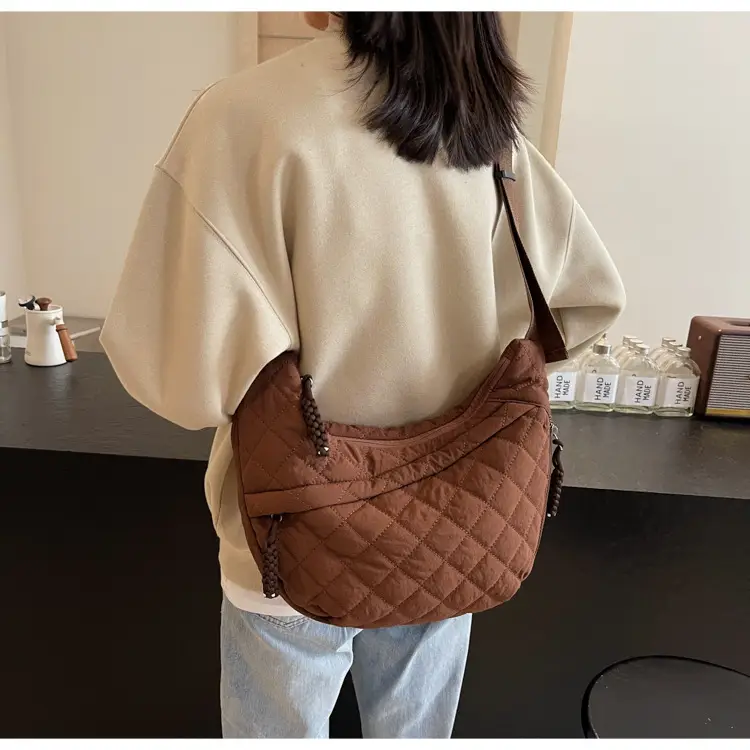 Large Capacity One-Shoulder Quilted Cotton Bag for Women — feature 45