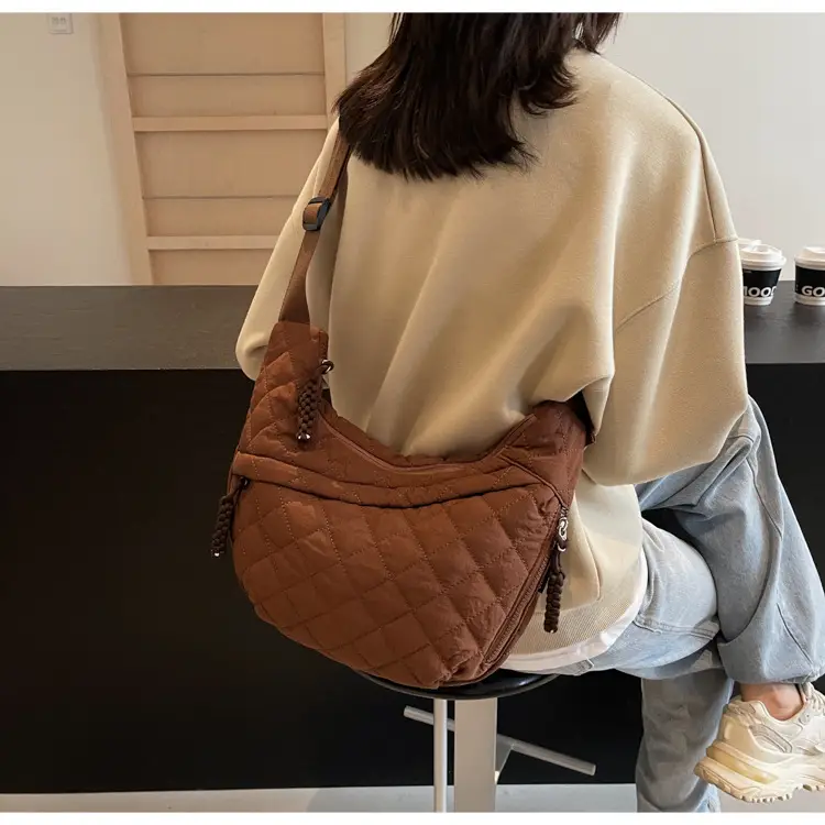 Large Capacity One-Shoulder Quilted Cotton Bag for Women — feature 46