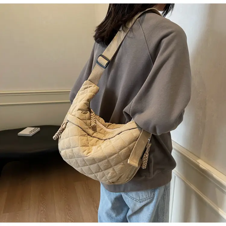 Large Capacity One-Shoulder Quilted Cotton Bag for Women — feature 54