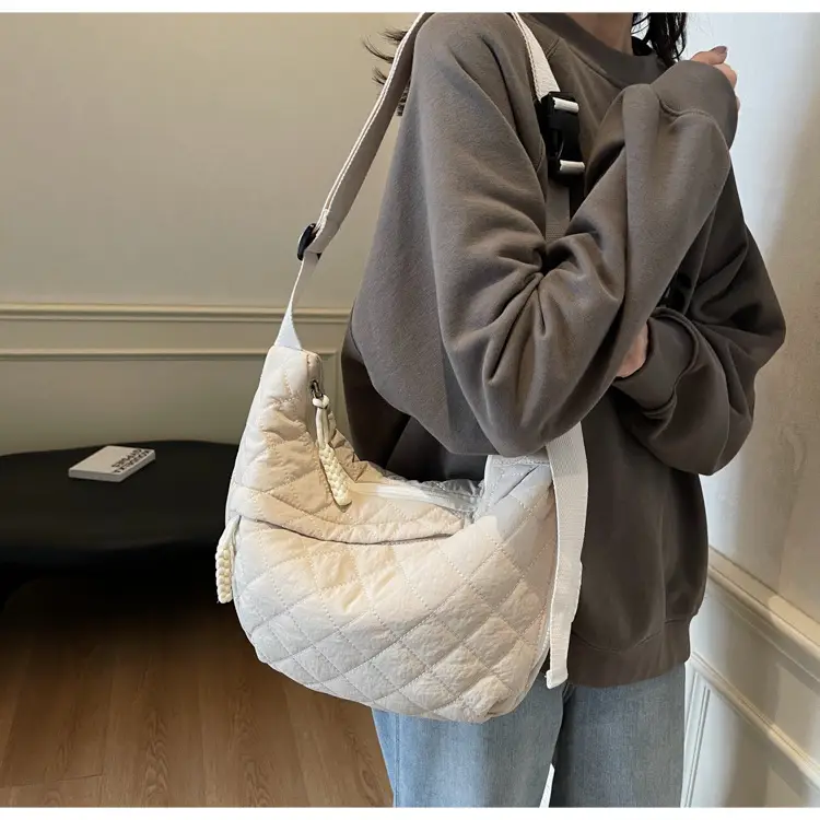 Large Capacity One-Shoulder Quilted Cotton Bag for Women — feature 65