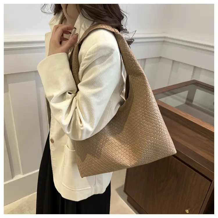 Retro Women's Brown Woven Shoulder Tote Bag — feature 14