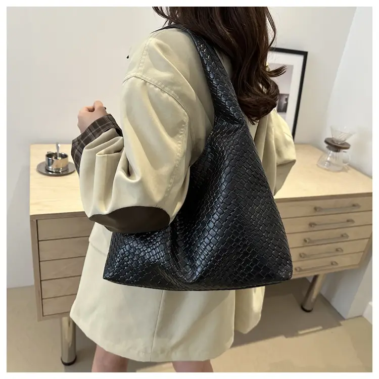Retro Women's Brown Woven Shoulder Tote Bag — feature 15