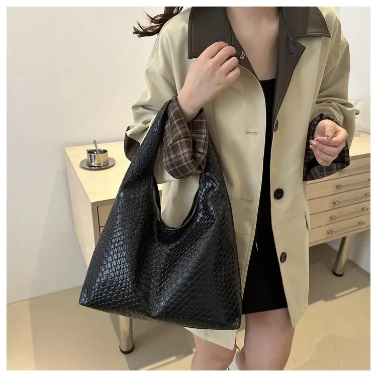 Retro Women's Brown Woven Shoulder Tote Bag — feature 16