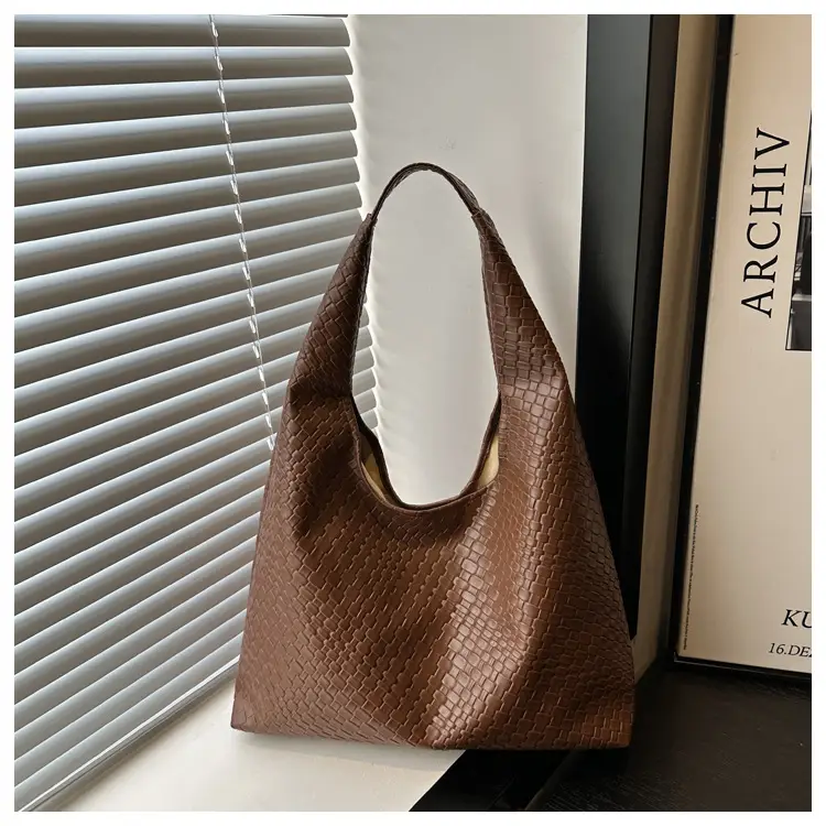 Retro Women's Brown Woven Shoulder Tote Bag - Image 5