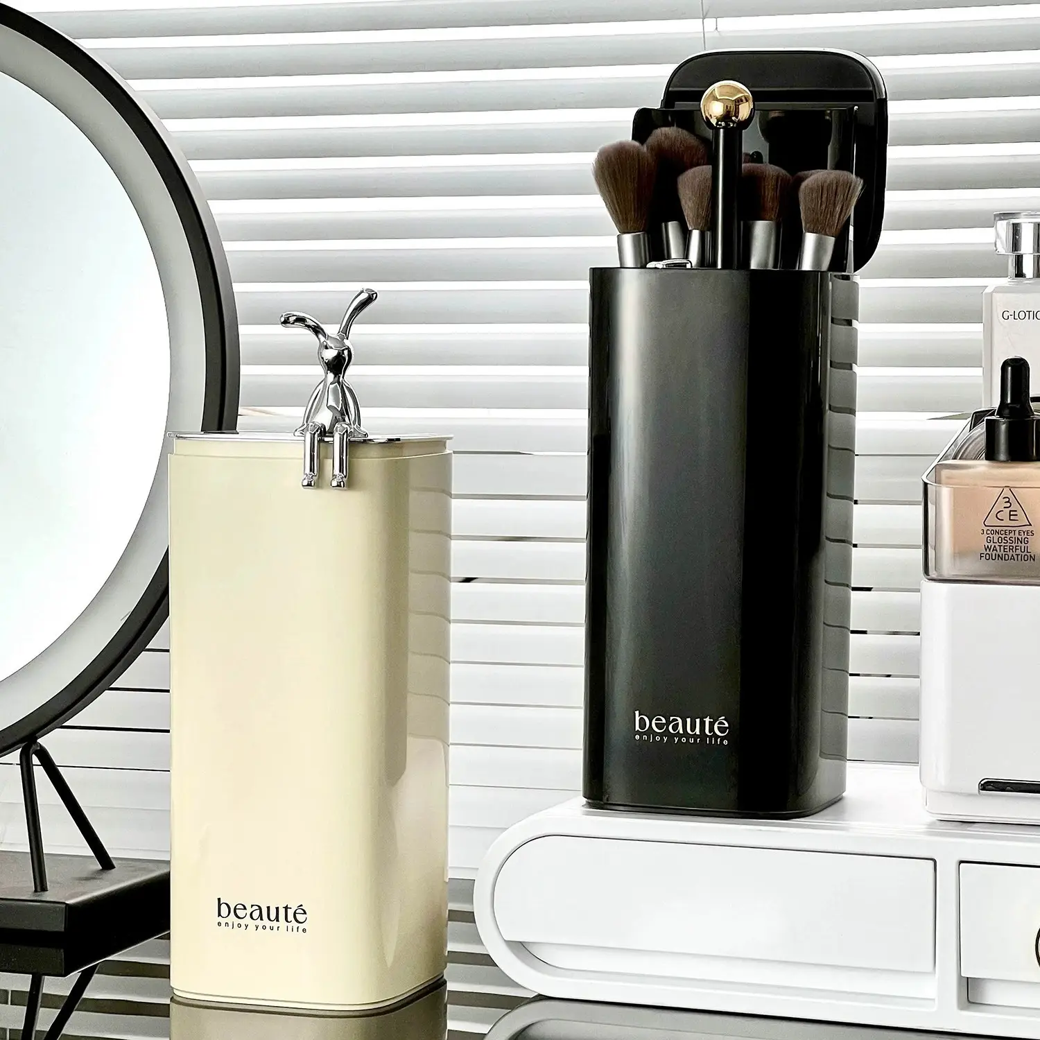 Cream Makeup Brush Storage Tube Light Rectangular Dustproof Rack