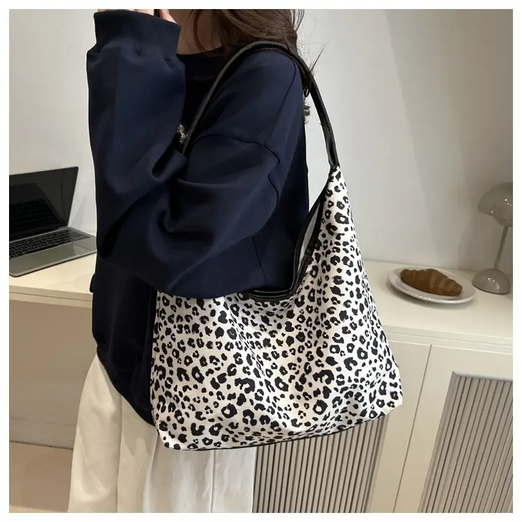 European Leopard Print Shoulder Bag Large Capacity — feature 11
