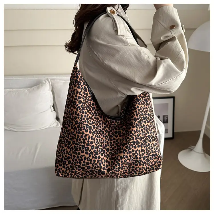 European Leopard Print Shoulder Bag Large Capacity — feature 13