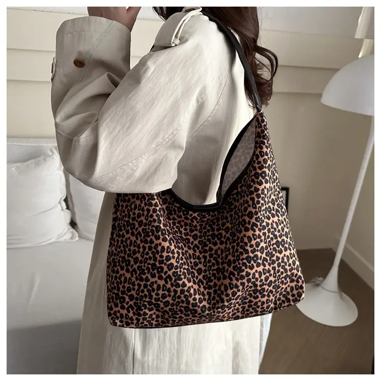 European Leopard Print Shoulder Bag Large Capacity — feature 14