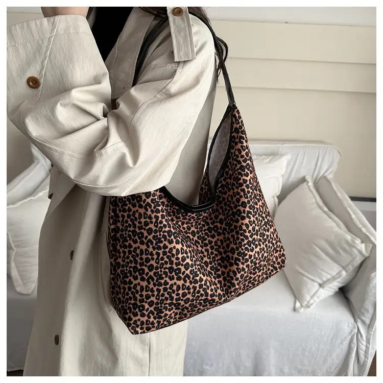 European Leopard Print Shoulder Bag Large Capacity — feature 15