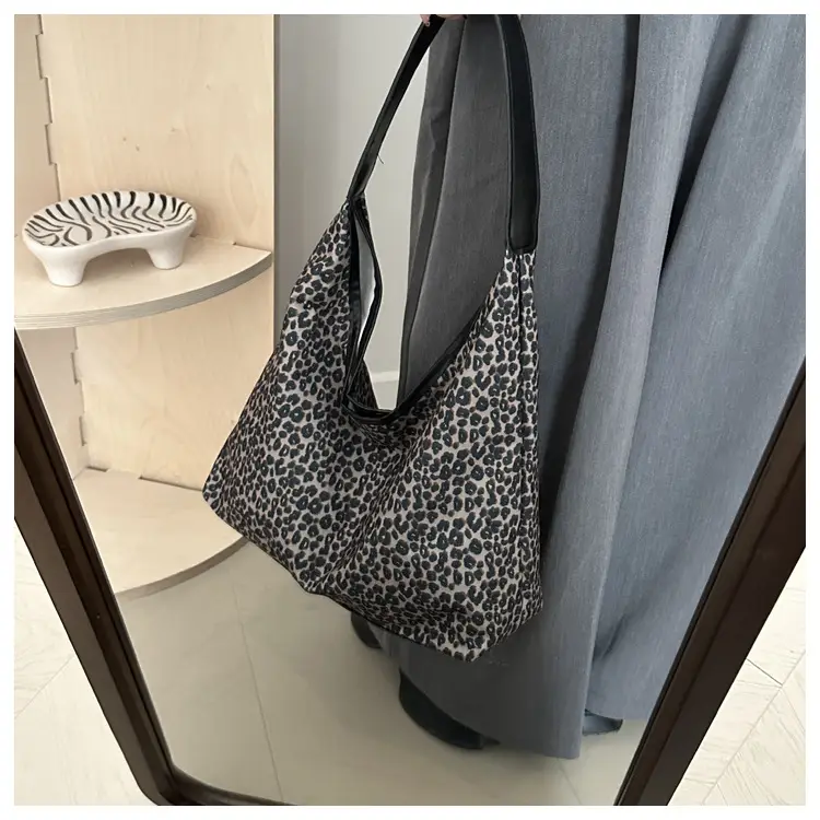 European Leopard Print Shoulder Bag Large Capacity — feature 16