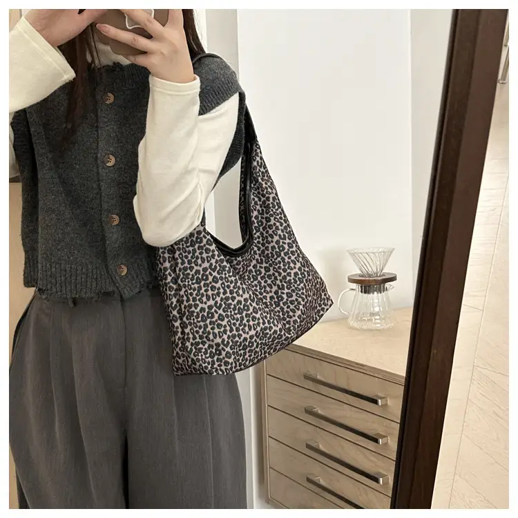 European Leopard Print Shoulder Bag Large Capacity — feature 18