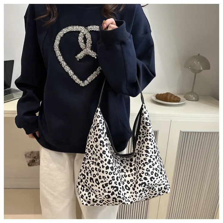 European Leopard Print Shoulder Bag Large Capacity — feature 8