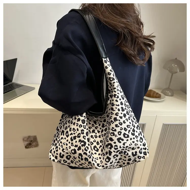 European Leopard Print Shoulder Bag Large Capacity — feature 9