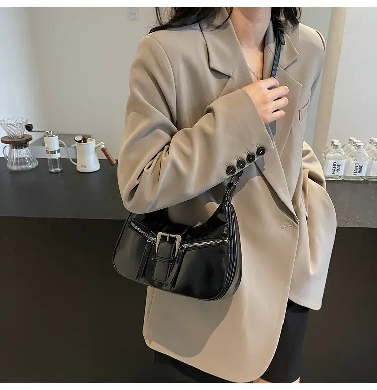Black Belt Buckle Crossbody Bag for Women 2024 — feature 14