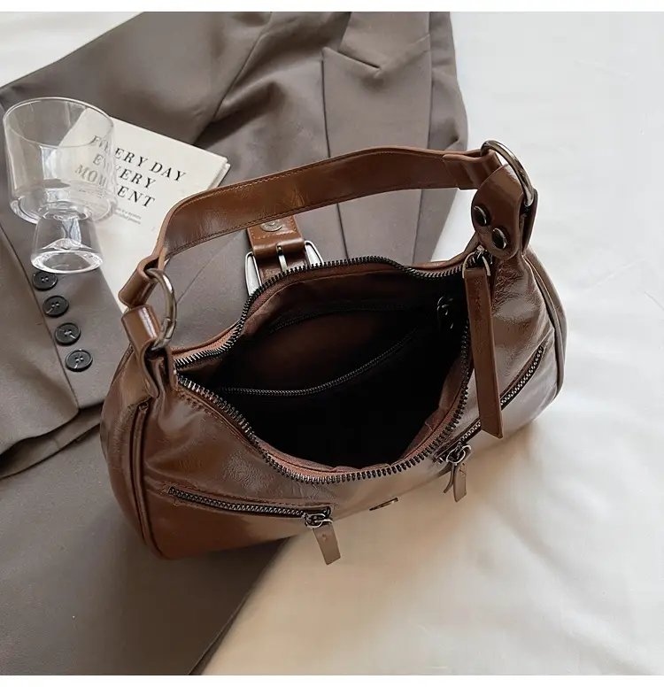 Black Belt Buckle Crossbody Bag for Women 2024 — feature 8