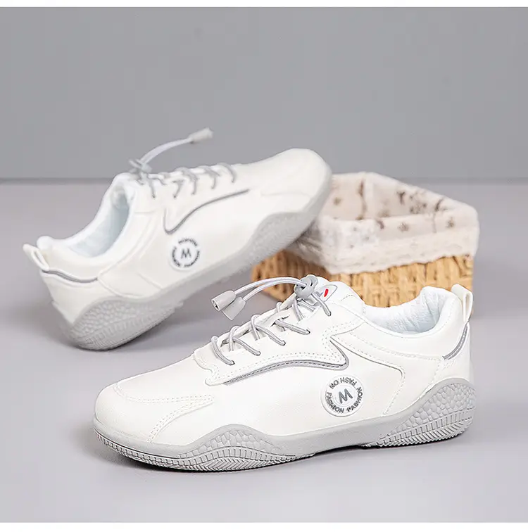 2026 New Spring and Autumn Stylish White Sneakers, Non-Slip and Wear-Resistant, Lightweight Soft-Soled Women's Casual Shoes — feature 23