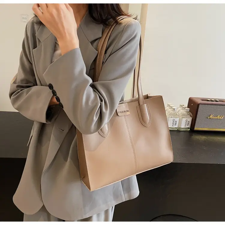 Women's Large Capacity Tan Tote Bag - Image 7