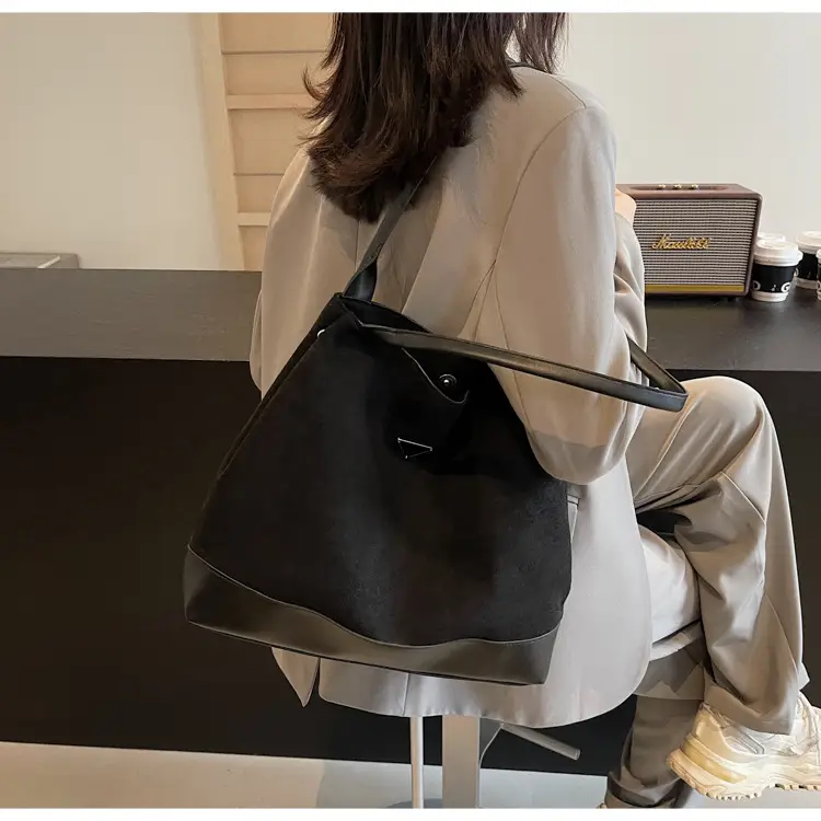 Women's Black Deer Leather Shoulder Bag 2024 Korean Style — feature 11
