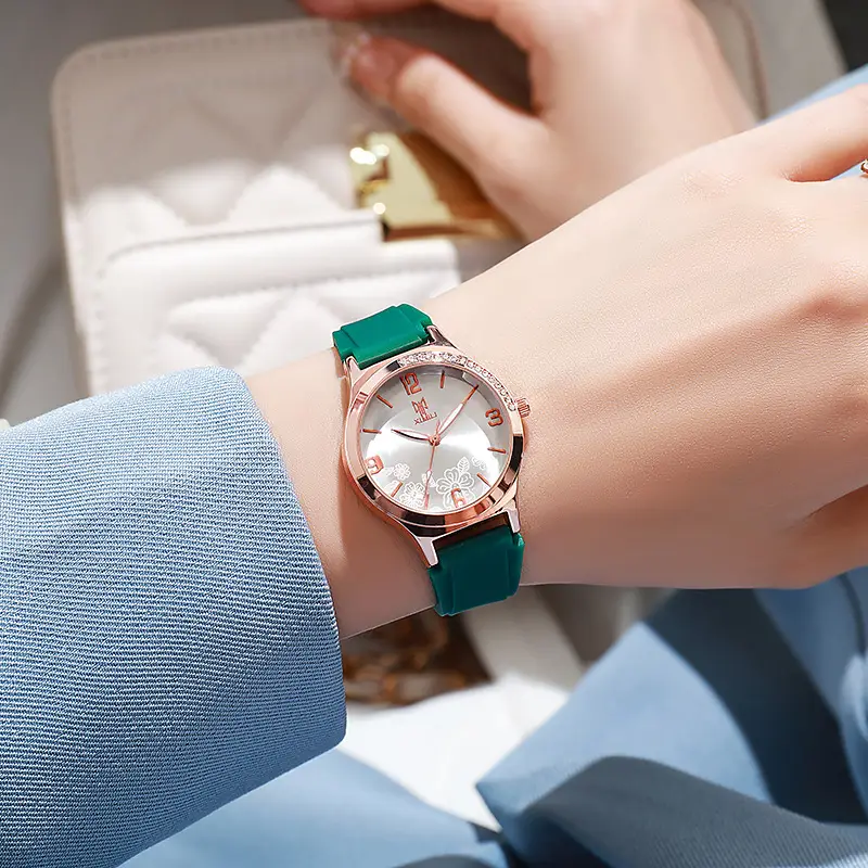 Women's Trendy Quartz Watch with Crystal Dial — feature 2