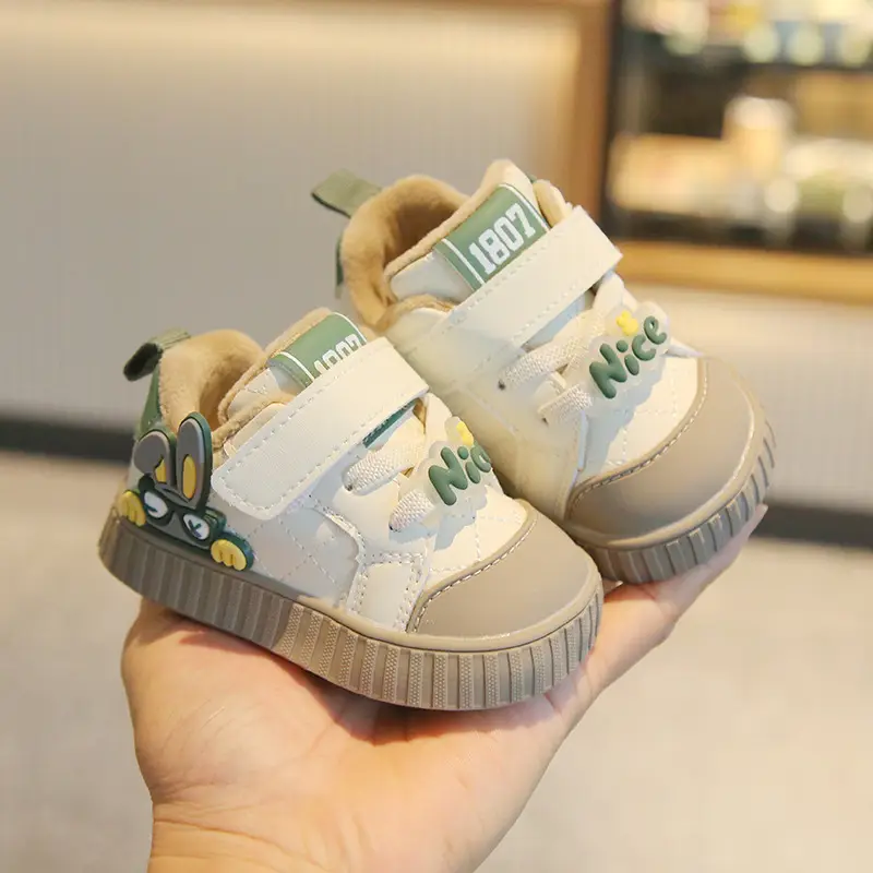Winter new cotton shoes men baby toddler shoes soft bottom baby shoes 0 a 1 year old key shoes women's treasure cotton shoes cartoon