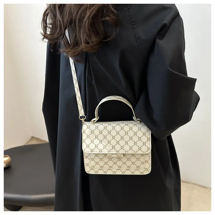 Retro GG Handbag Casual 2024 — feature 11