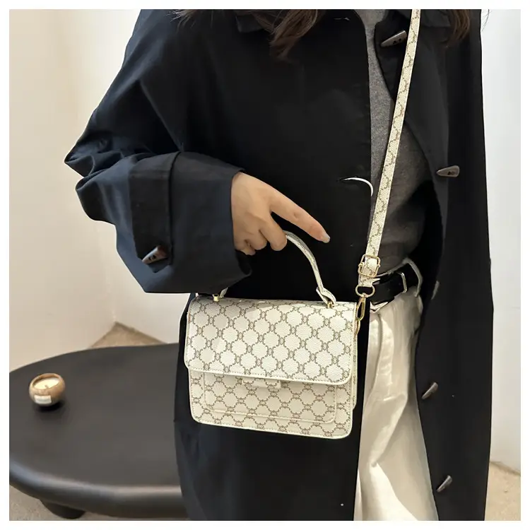 Retro GG Handbag Casual 2024 — feature 12
